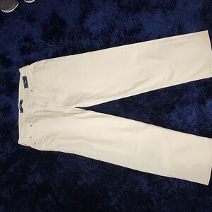 Brand New Hollister Epic Flex cream jeans !!!